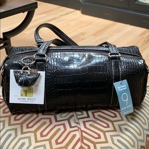 Handbag NINE WEST BLACK  Faux LEATHER-NWT .
